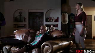 ���ೆಡಗಿ ಜಿಲಿಯನ್ ಜಾನ್ಸನ್ನ ಕೋಳಿ knelt ಮತ್ತು ದೊಡ್ಡ ಶಿಶ್ನ ದೊಡ್ಡ ಶಿಶ್ನ ಮತ್ತು ಅನುಭವಿಸಿತು ಹಾರ್ಡ್ ಕೋರ್ ತುಲ್ಲು ನಂತರ ಇದು